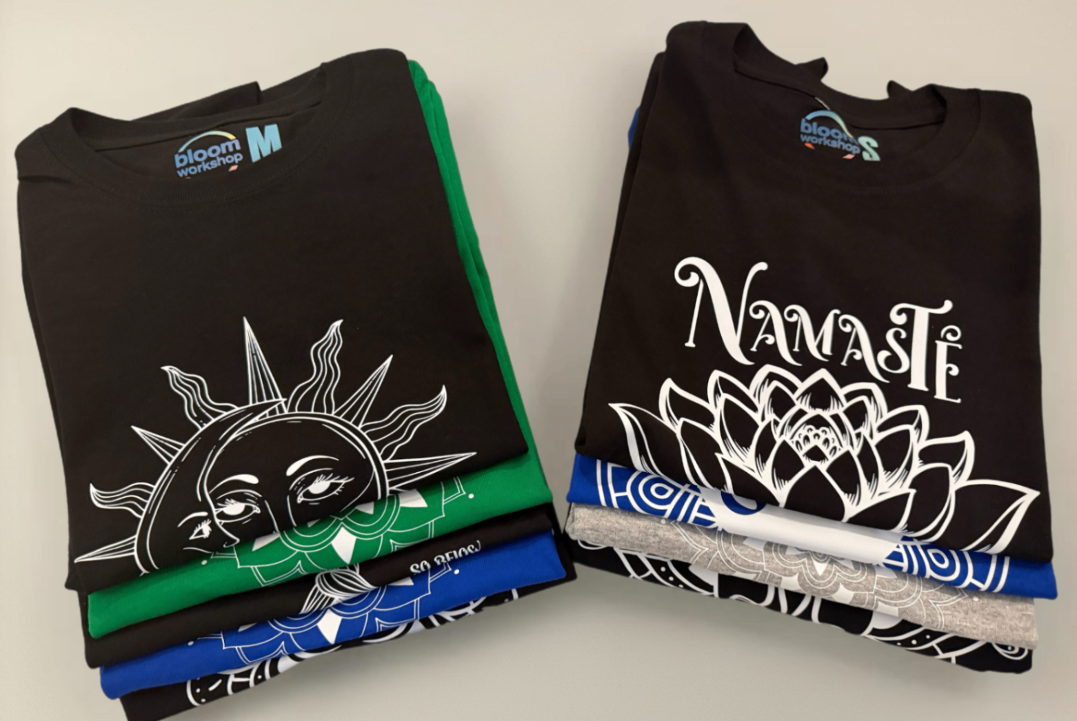 Camisetas Namasté y Sun & Moon estampadas en negro
