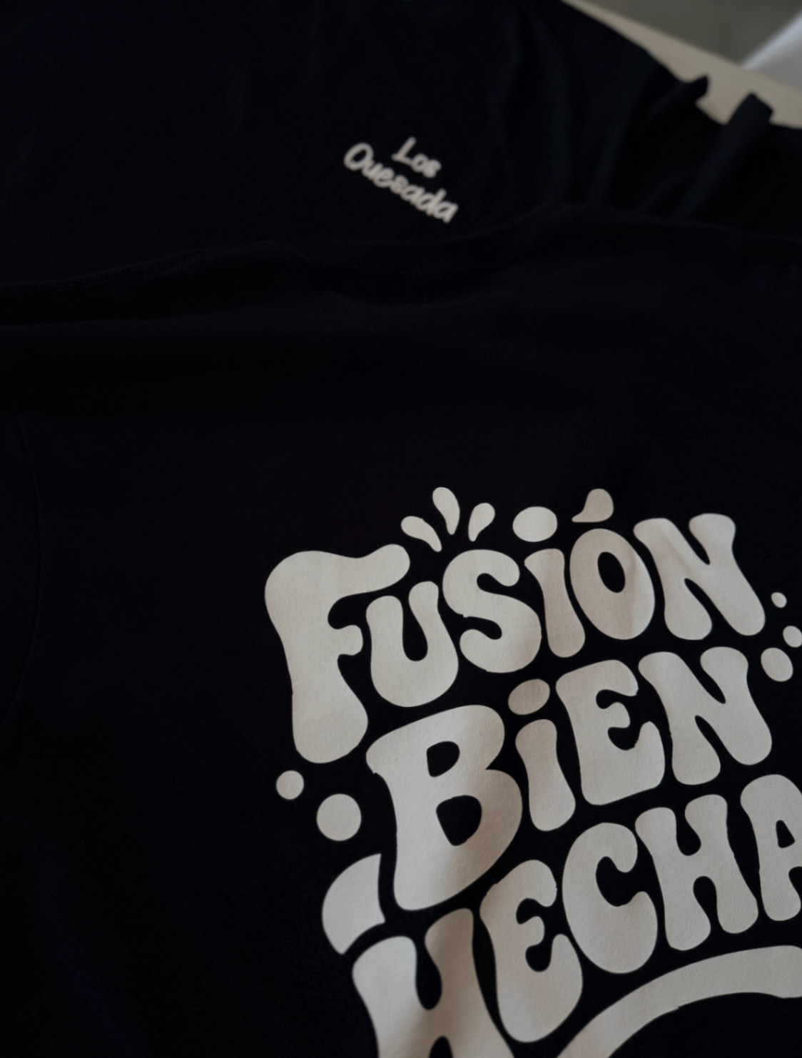 Camiseta negra Fusión Bien Hecha Los Quesada
