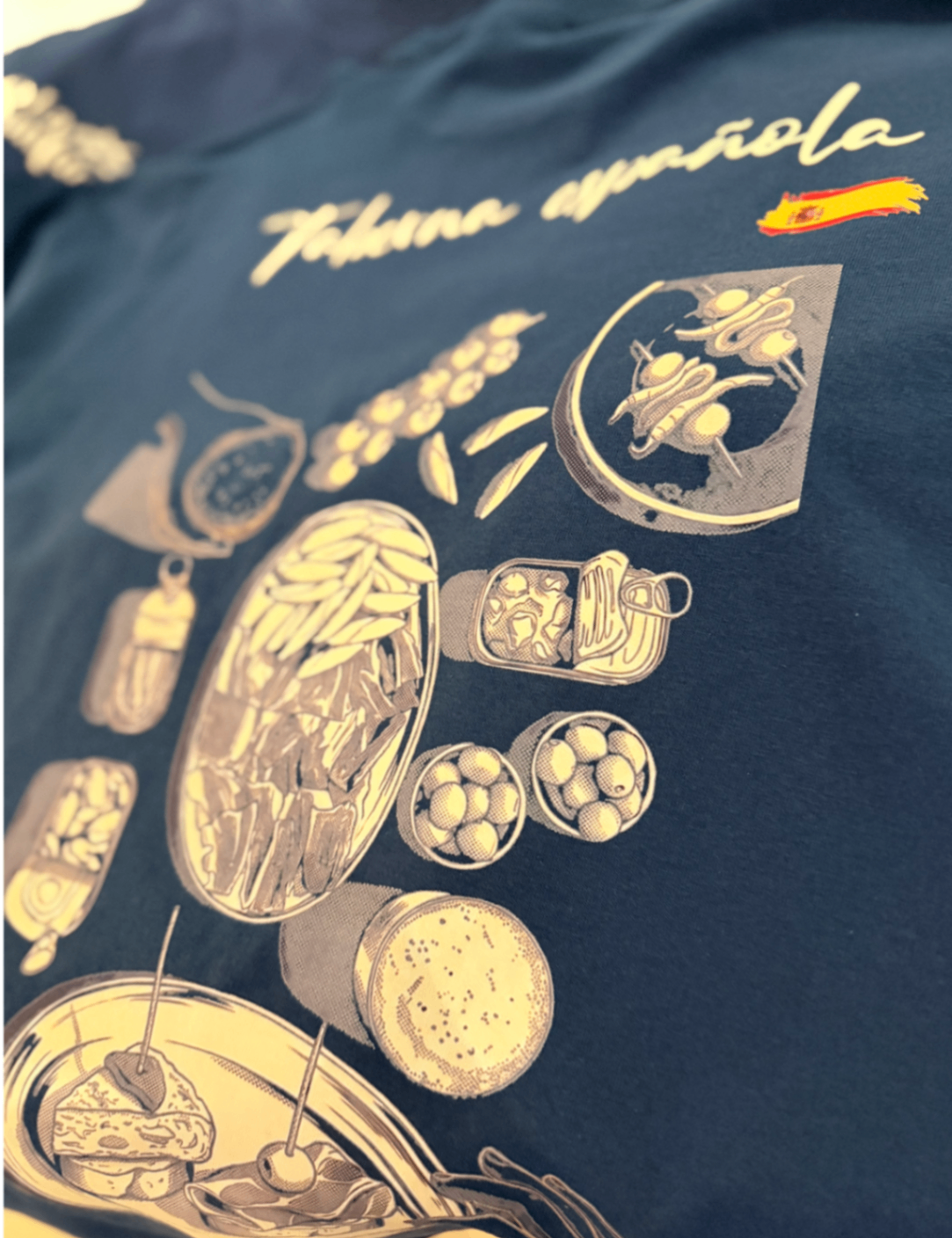Camiseta Tuca con diseño de tapeo española